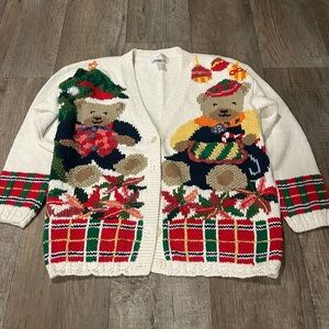 Vintage White Button-Up Cardigan with Festive Bear Design Holiday